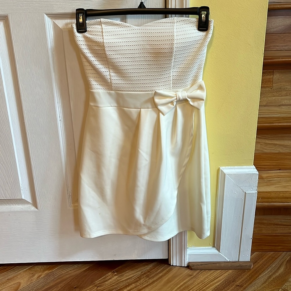 Juniors cream/pff white dress